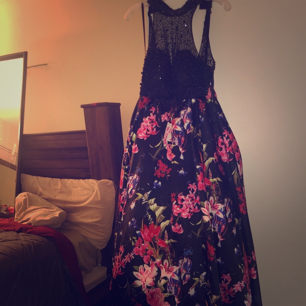 Prom Dress - Picture 6 of 8